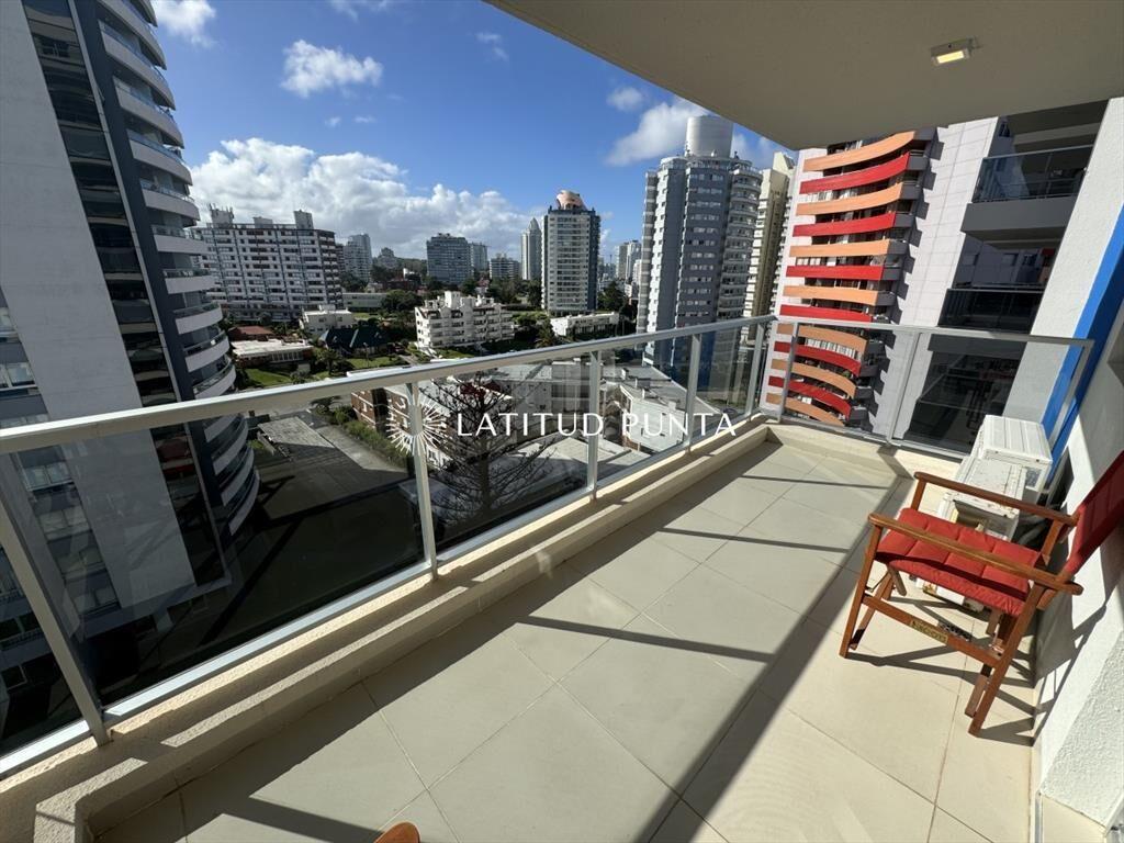Apartamento de 2 dormitorios 1 baño ubicado en a