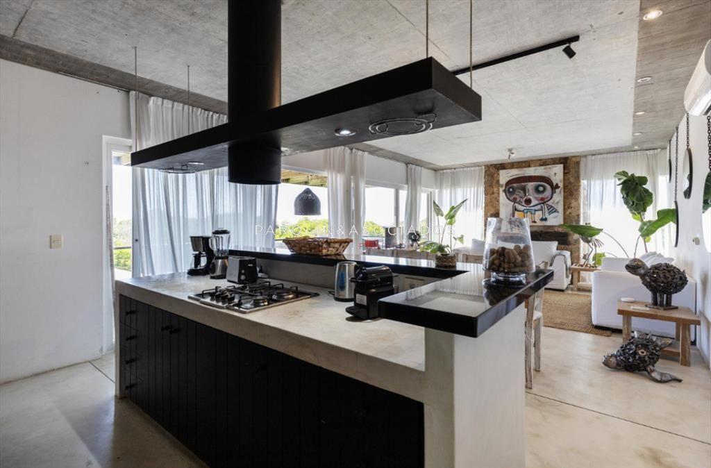Casa en Venta de 4 Dormitorios en La Juanita,