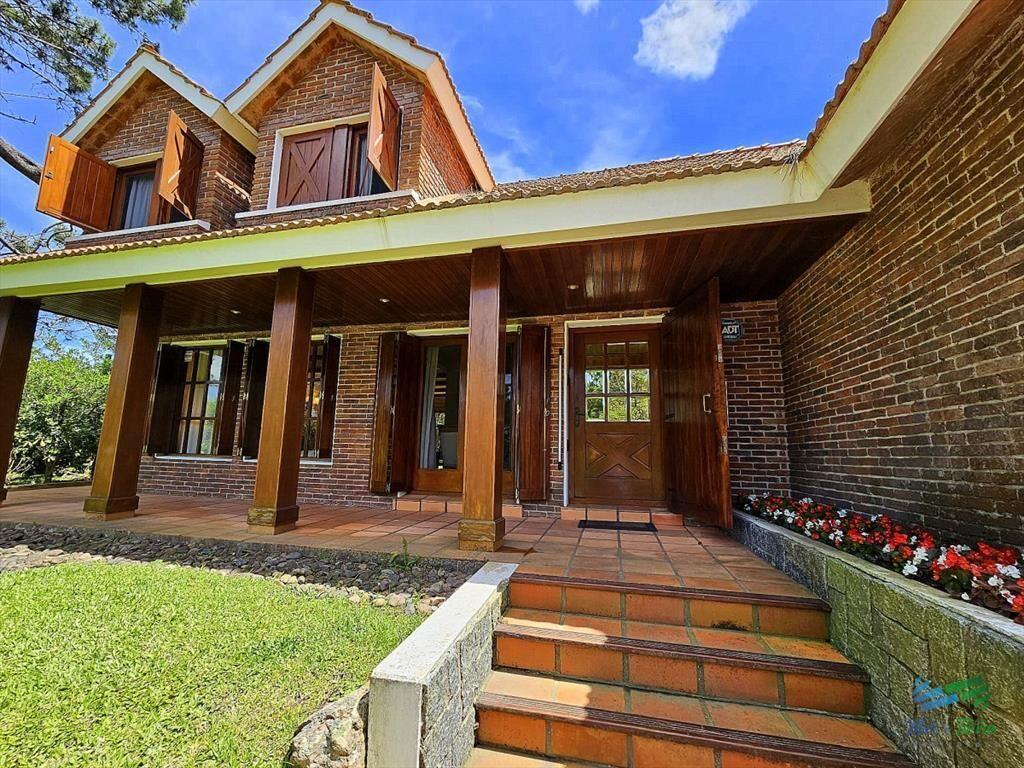 En venta casa de 3 dormitorios con piscina en