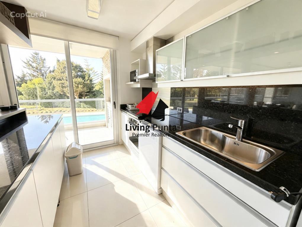 espectacular apartamento de 2 suitesaa, en playa brava