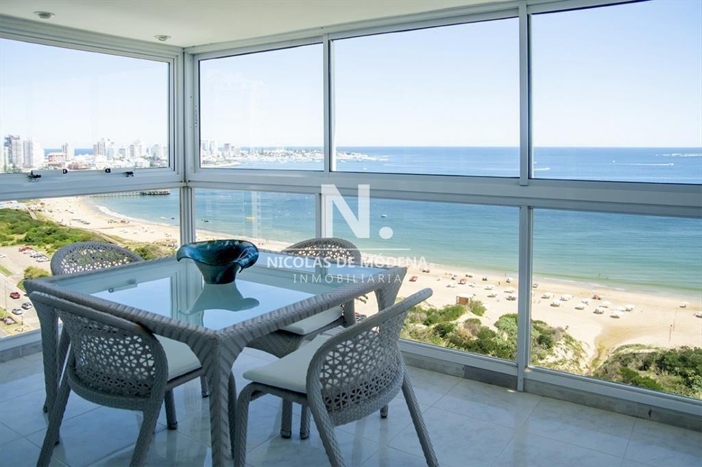 Hermoso Penthouse en venta, en primera linea.