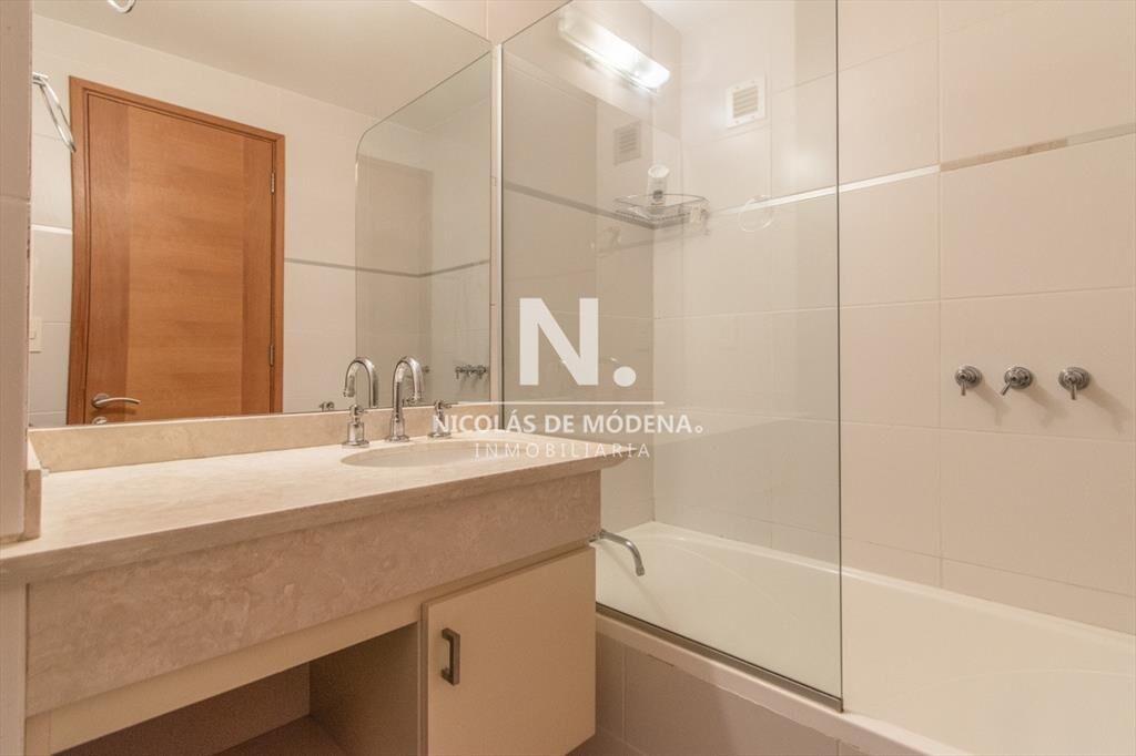 En venta departamento con balcon y 3 dormitorios
