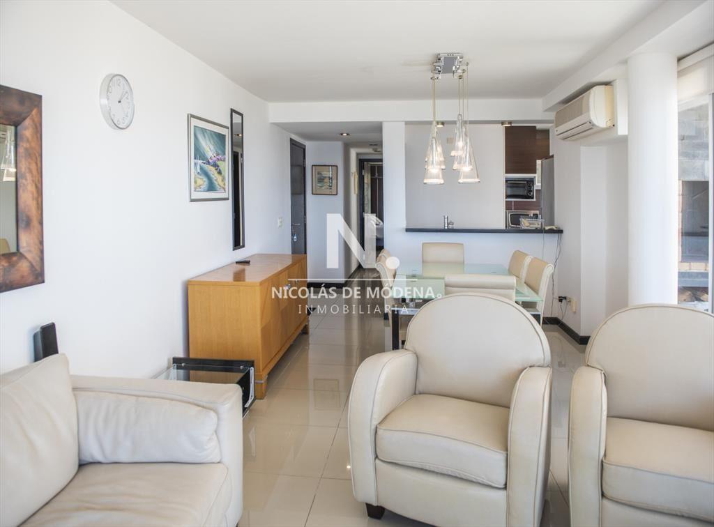 Vende hermoso Penthouse en Playa Mansa con azotea
