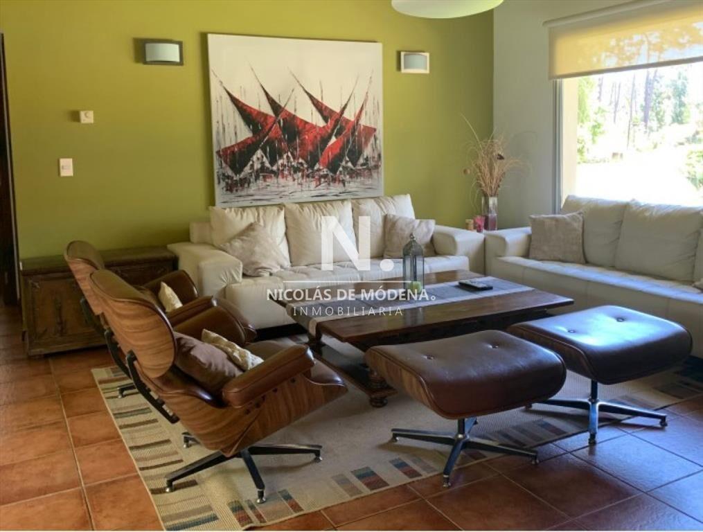 Gran casa en venta en Barrio Privado La Arbolada