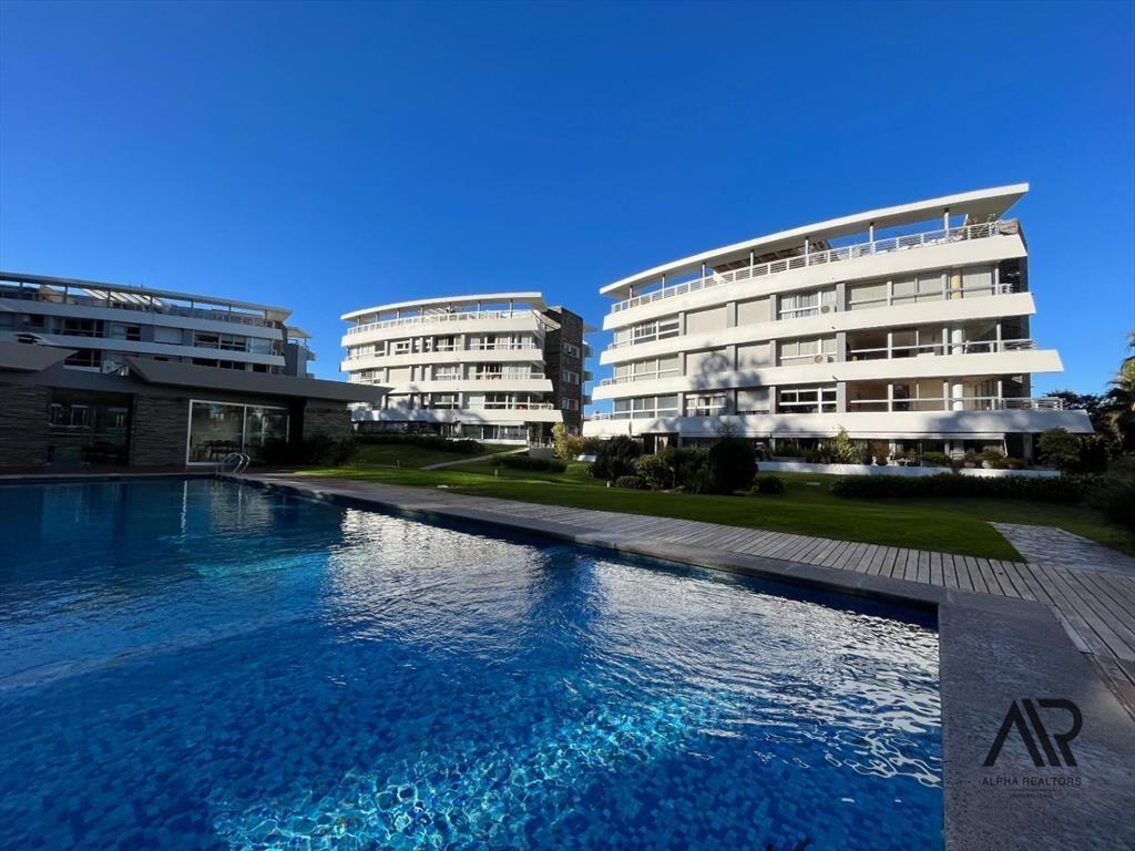Apartamento en venta de 2 dormitorios, 2 baños y 2 garaj...