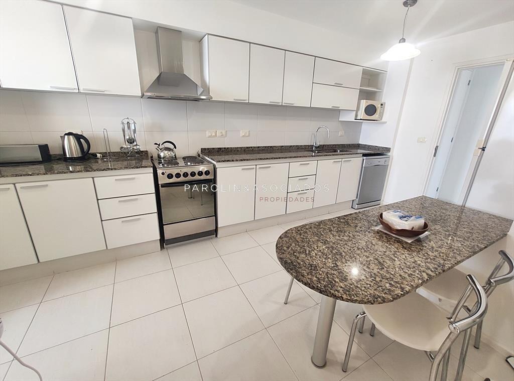 Apartamento en venta a metros de mar en edificio The Forest