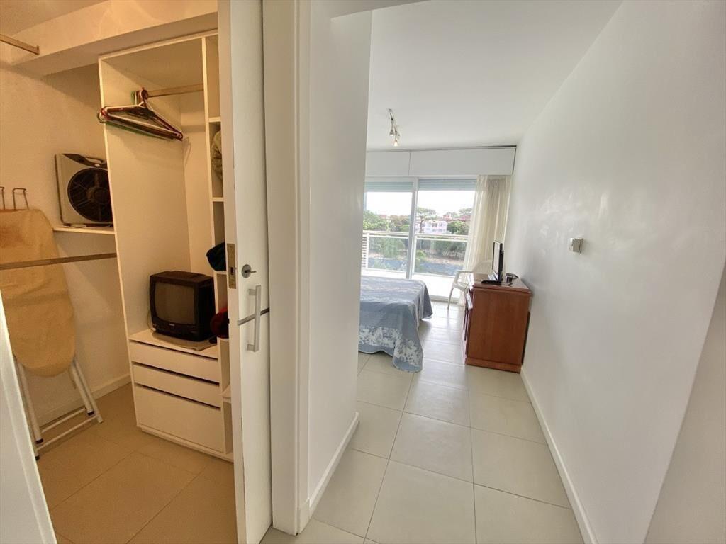 APARTAMENTO DE 2 DORMITORIOS + PARRILLERO EN VENTA - PLAYA