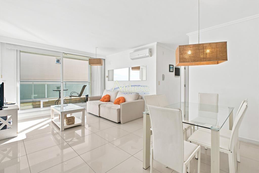 Venta Apartamento Frente al Maren Playa Mansa, 2 suites y P