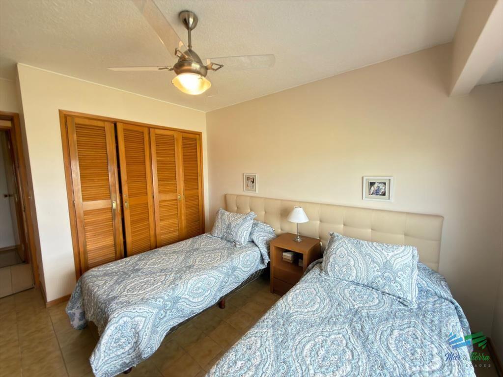 En venta apartamento 2 dormitorios vista al mar