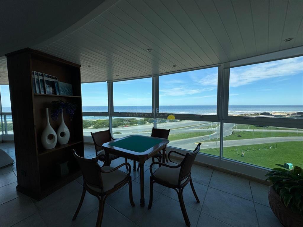 Apartamento en Venta de 3 dormitorios en Punta ,