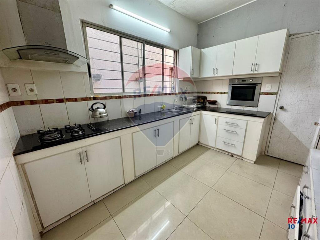 CASA 5 DORMITORIOS. SE VENDE. FLORIDA URUGUAY.