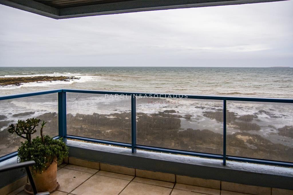 Penthouse en venta frente al mar en Puerto Lobo, Punta del