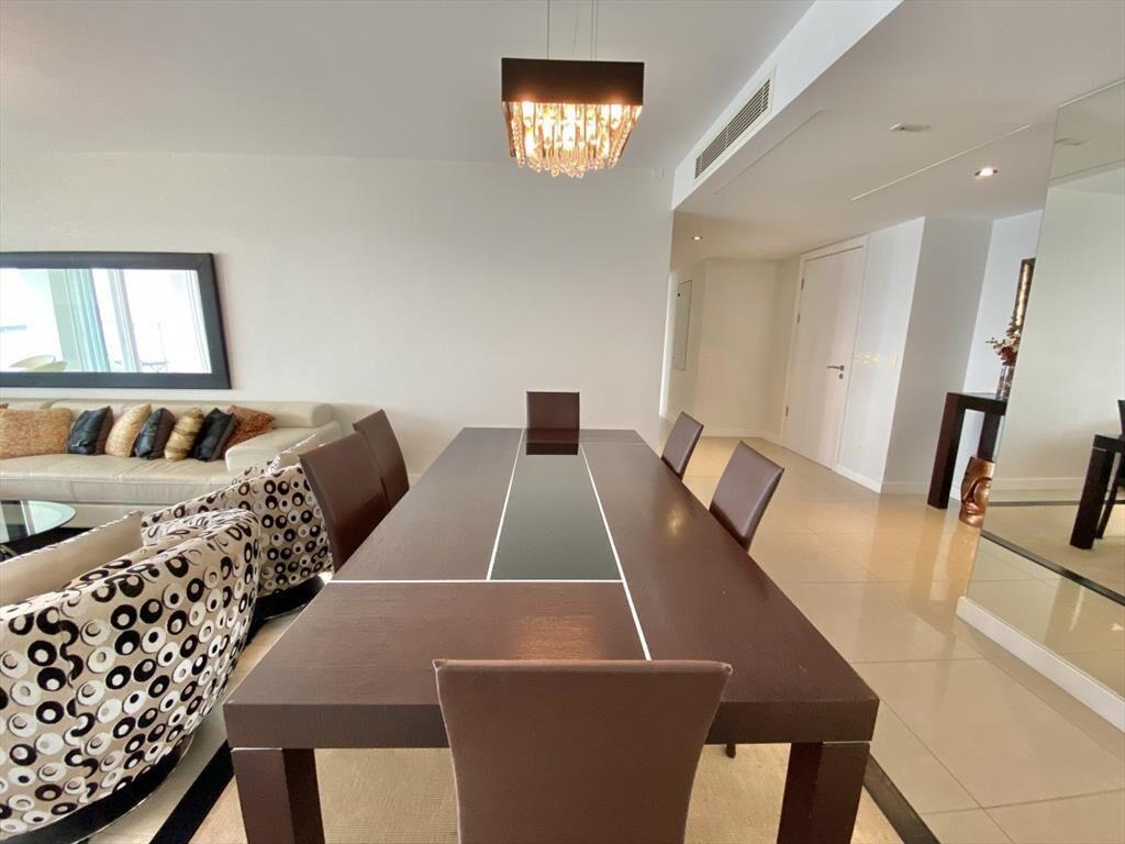 ALQUILER ANUAL APARTAMENTO 3 SUITES EN AQUARELA PUNTA DEL E