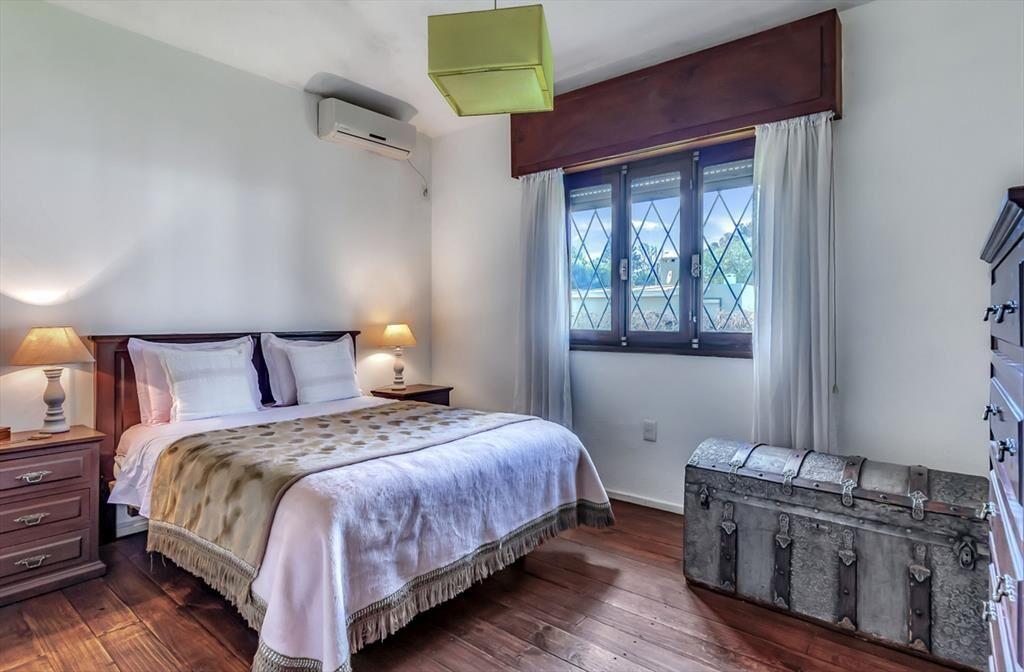 Se vende casa de 2 dormitorios en Playa Hermosa