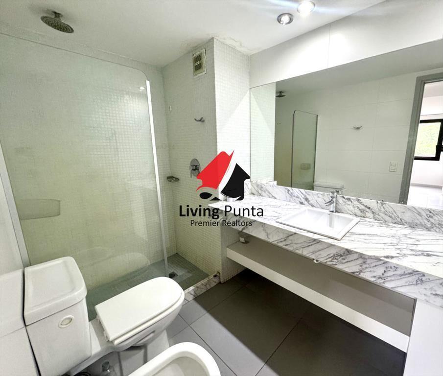 Apartamento en Alquiler por temporada a una y del