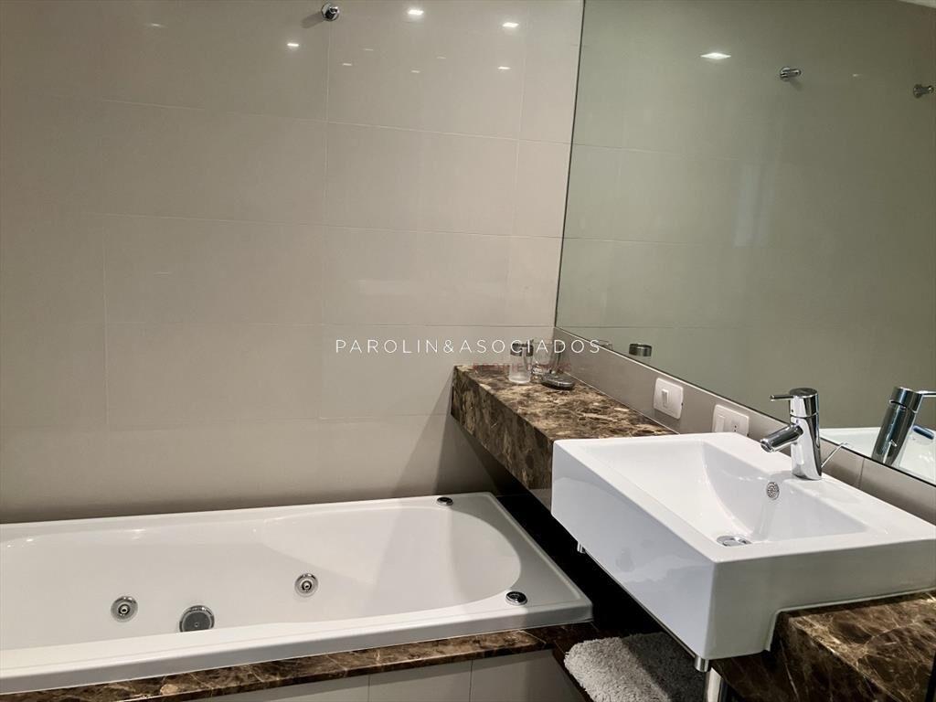 Espectacular apartamento frente a playa Brava en