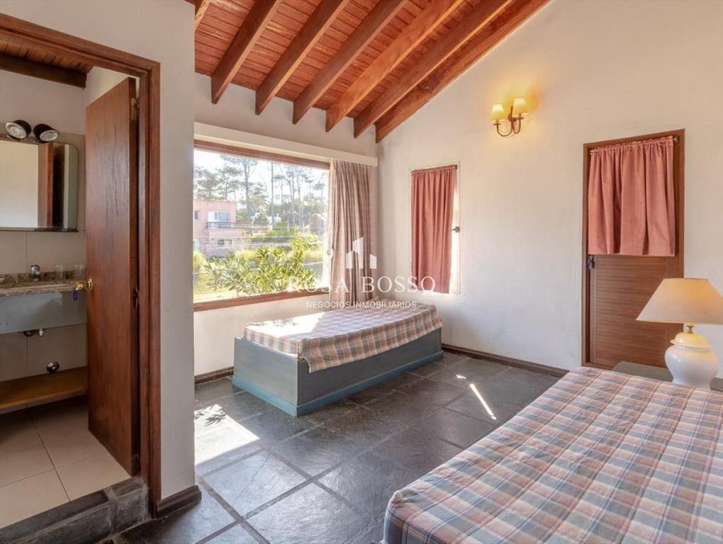 Casa en alquiler 4 dormitorios con piscina en