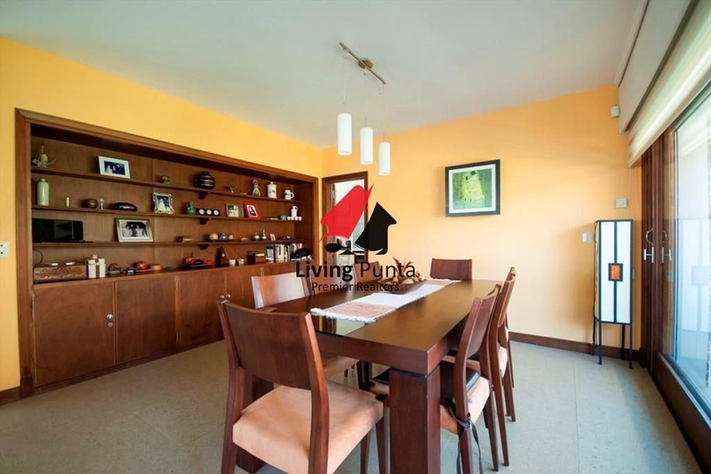 Casa en Punta del Este, playa mansa, 4 , piscina