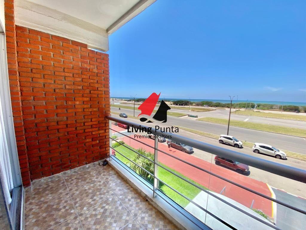 Apartamento de 2 dormitorio y medio en Primera de