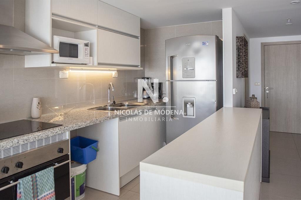 Piso alto con vista panoramica, 1 dormitorio y en