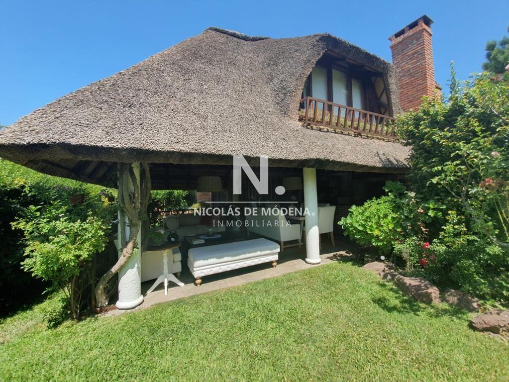 Casa en venta de 3 dormitorios,Pinares, Punta Del