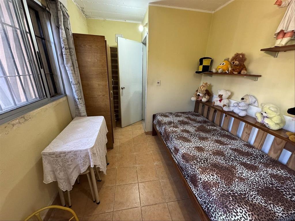 VENTA DE CASA MALVIN 3 DORMITORIOS UNA PLANTA GRAN FONDO