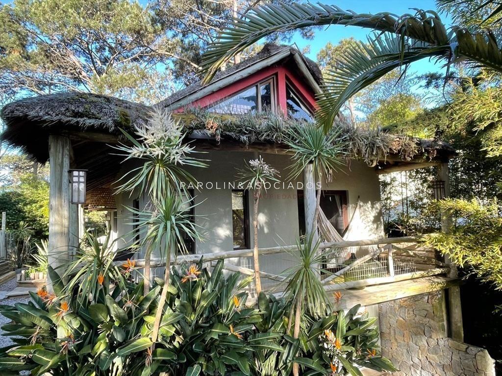 CASA DE 2 DORMITOTIORIOS EN MONTOYA LA BARRA PUNTA DEL ESTE