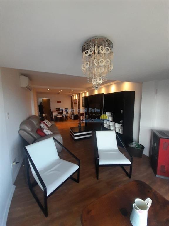 Apartamento en venta de 3 dormitorios en playa al