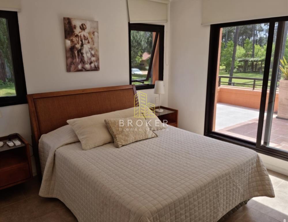 Casa 2 dormitorios barrio privado, Pinares. Punta