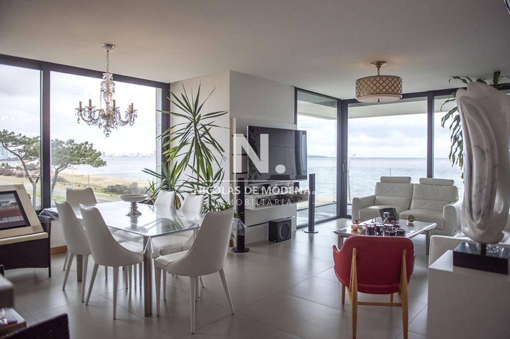 Vende apartamento equipado de 3 dormitorios al ,
