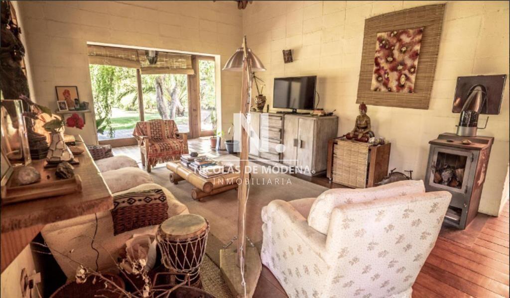 Vende casa en el Tesoro de 3 dormitorios.