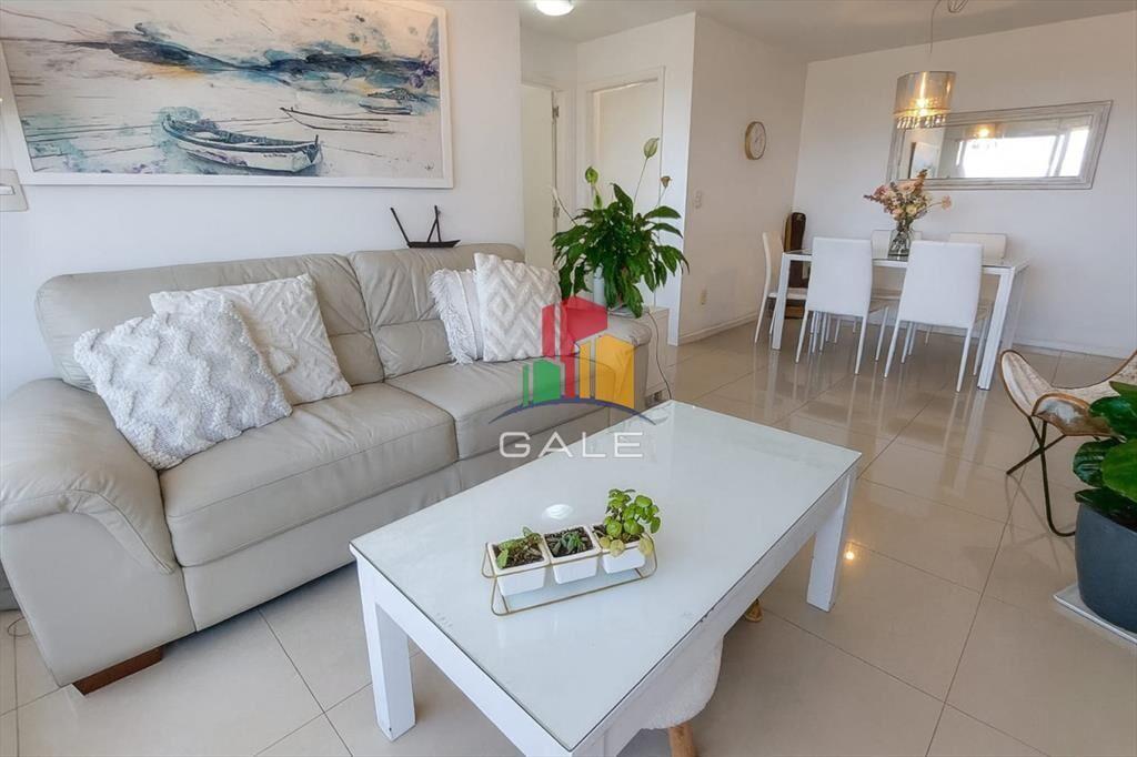 Apartamento en venta de dos dormitorios en Avda