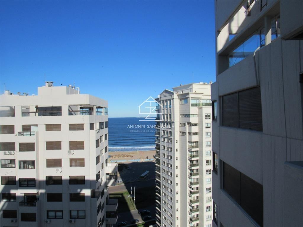 Apartamento en venta de 3 dormitorios en Punta del Este