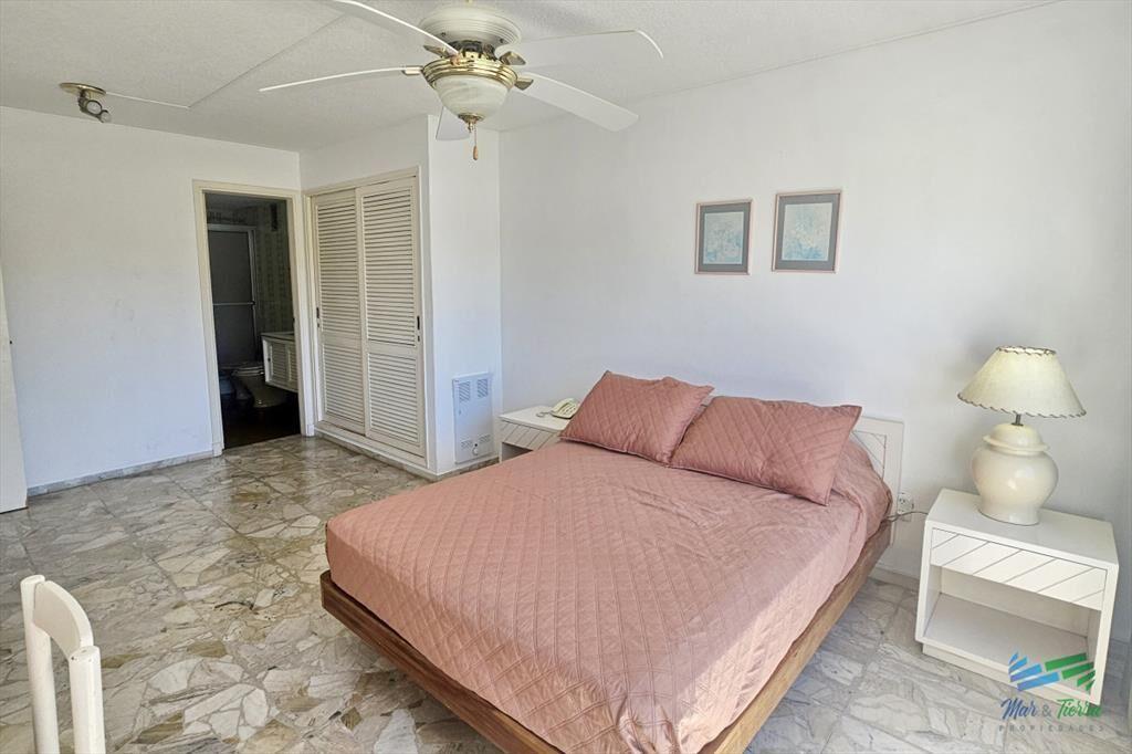 Alquilo apartamento 2,5 dormitorios en playa mansa, complej