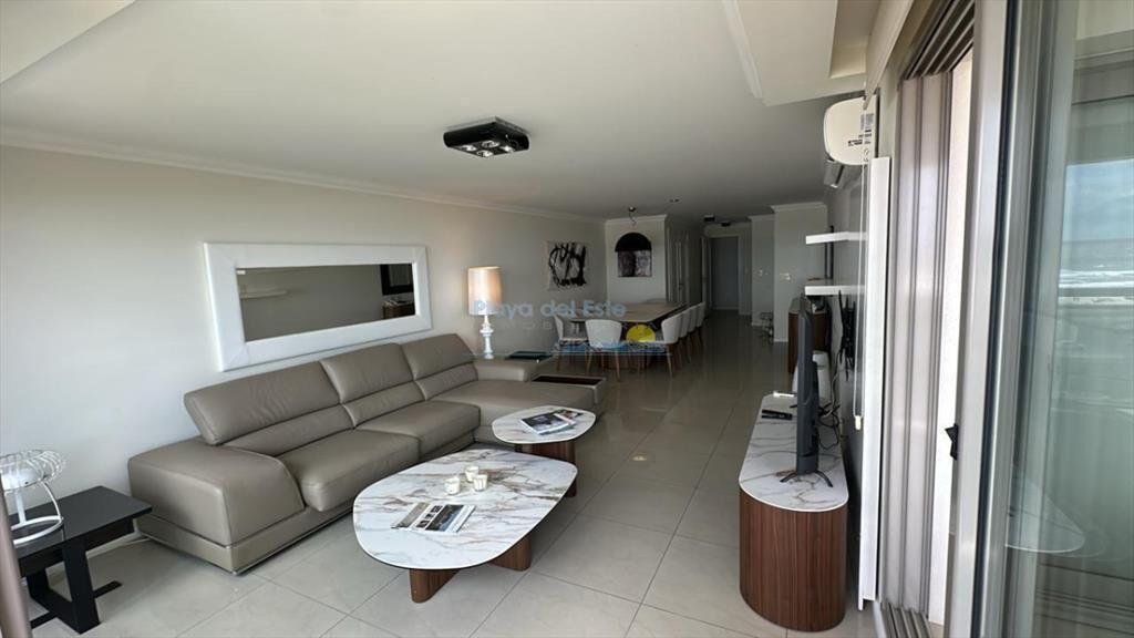 Apartamento de 3 dormitorios en Venta en Torre ,