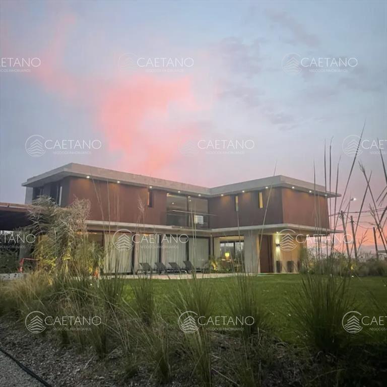 Casa 4 dormitorios alquiler temporada - Punta Ballena con v