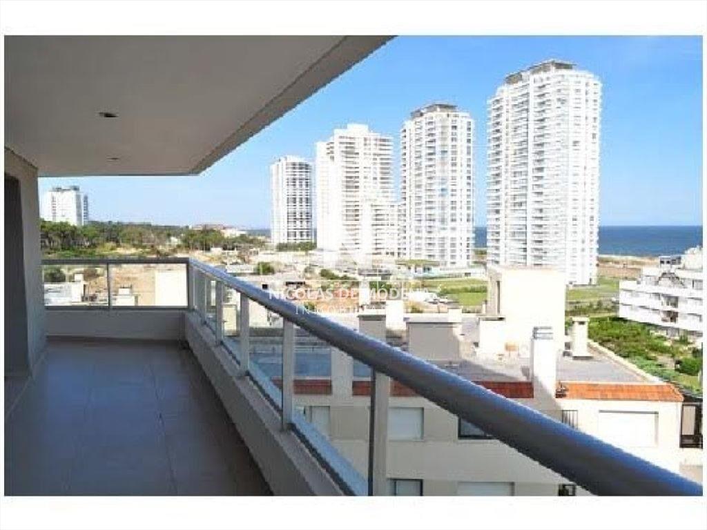 Venta Apartamento de 3 dormitorios en Playa Punta