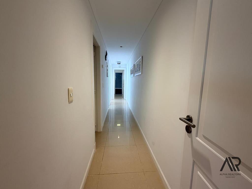 Apto en alquiler 3 dorm c/ cochera en Península vista al mar