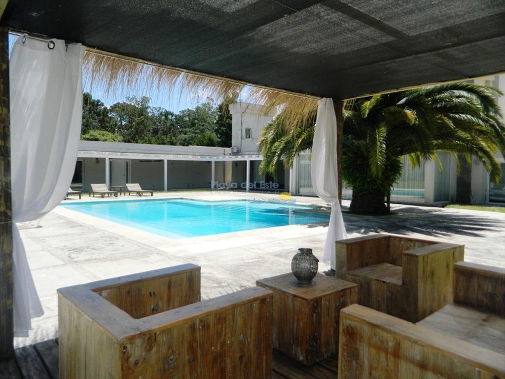 Moderna Casa de 4 Dormitorios en el Golf - Punta