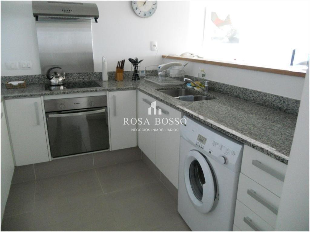 Apartamento en Brava, 2 dormitorios *