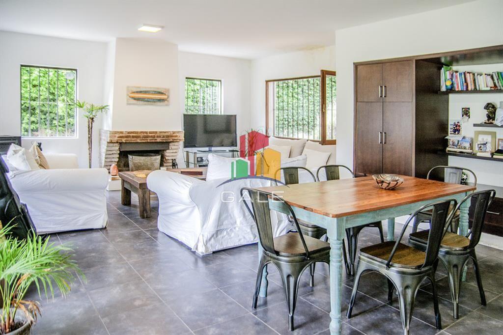 Excelente chalet de 5 dormitorios en venta a pasos de Playa