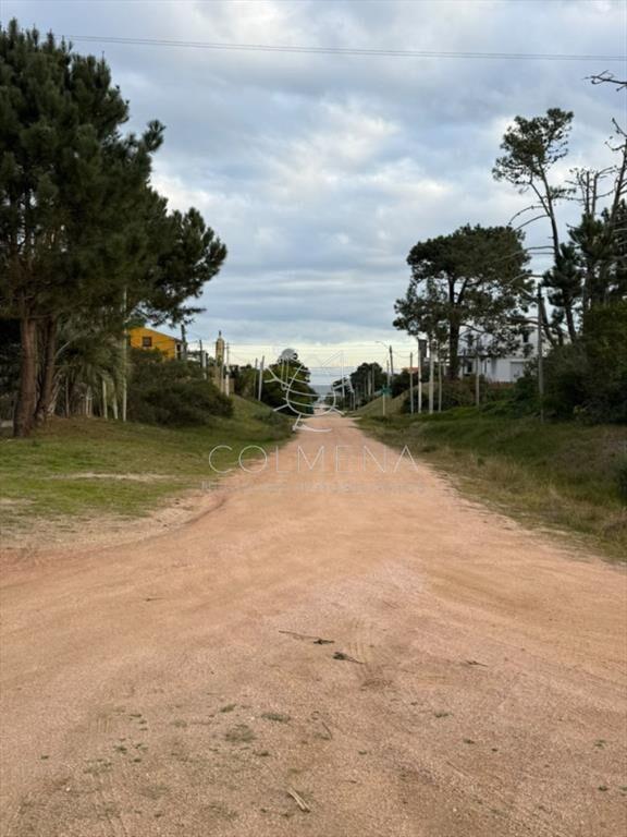 Terreno 404 m2 en Manantiales: Potencial y