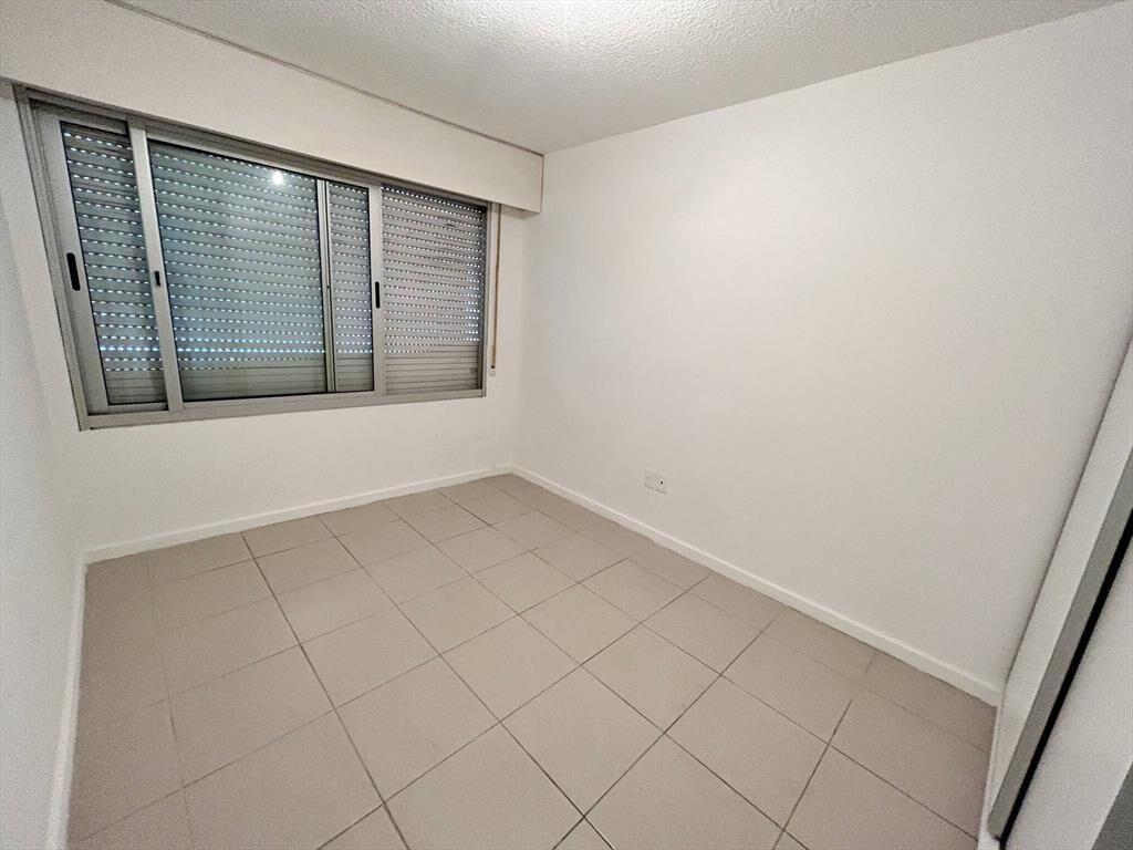 Alquiler Apartamento al frente con dos dormitorios en Aguada