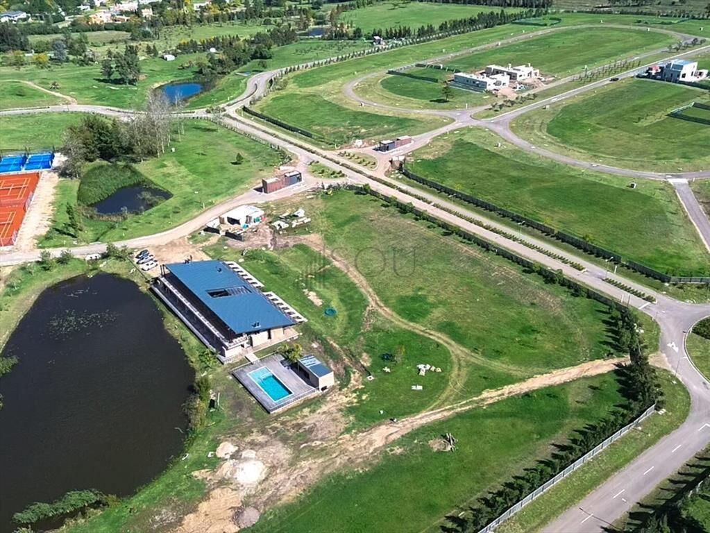 Venta De Terreno En Barrio Privado Los Olivos De Los Horner