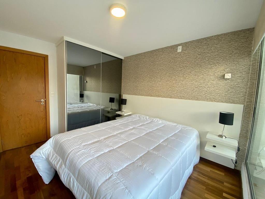 Alquiler apartamento 2 dormitorios amoblado con patio en Po
