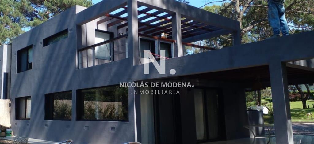 En venta espectacular casa en complejo Solanas 3