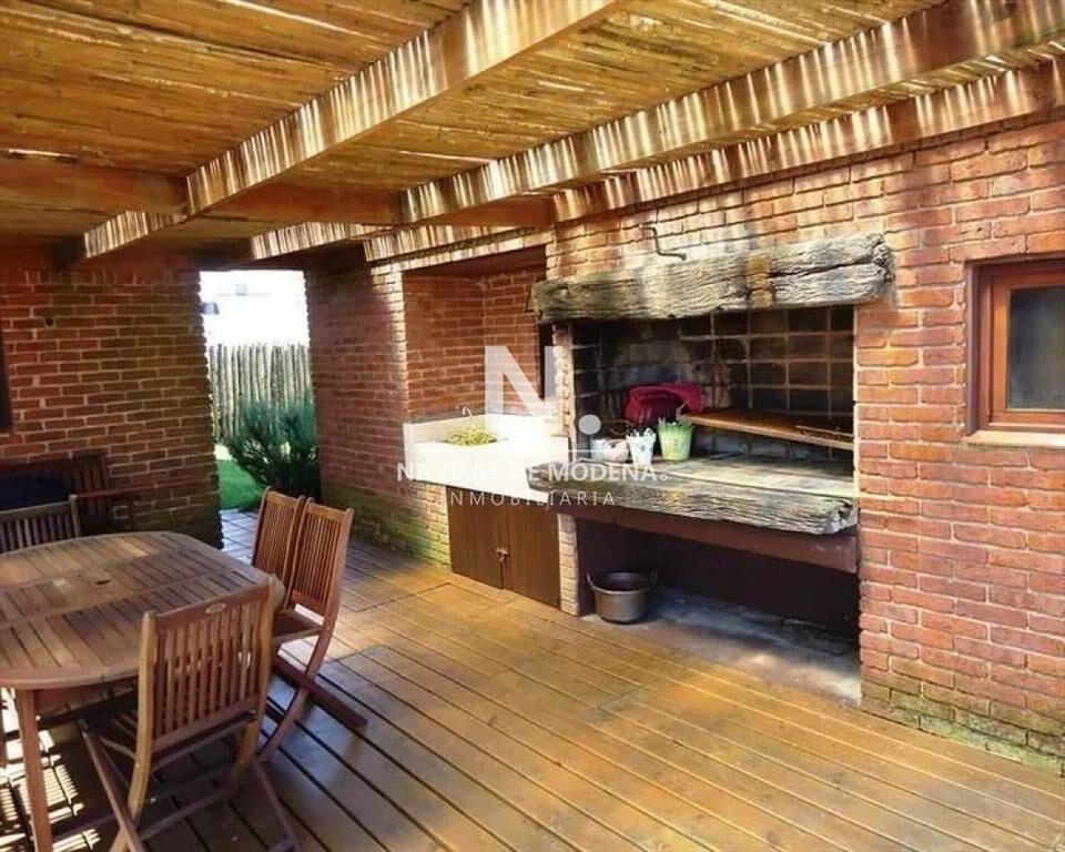 Se vende casa en Manantiales, de 3 dormitorios al
