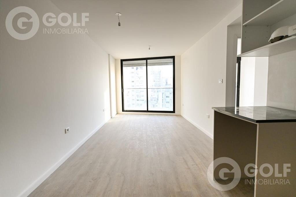 Venta de apartamento de dos dormitorios con terraza y coche