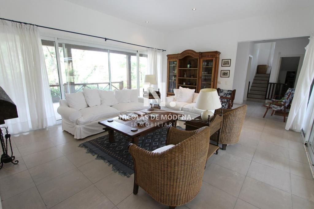Vende Casa de 4 dormitorios en Laguna Blanca   Â?