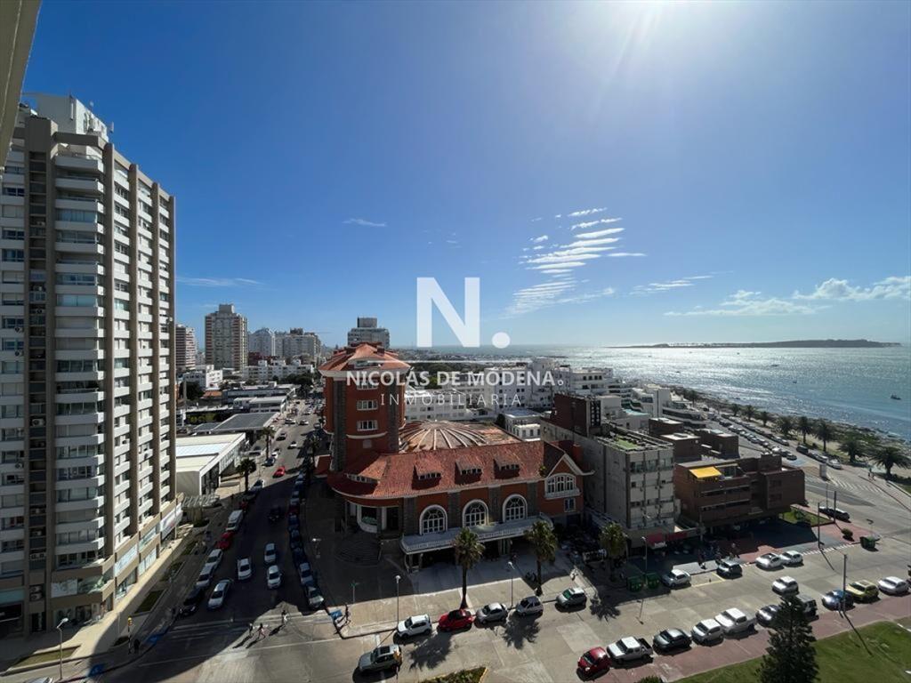Apartamento de 3 dormitorios en Edificio Torreon